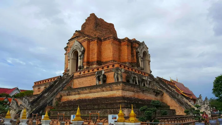Wat chedi luang chiang mai